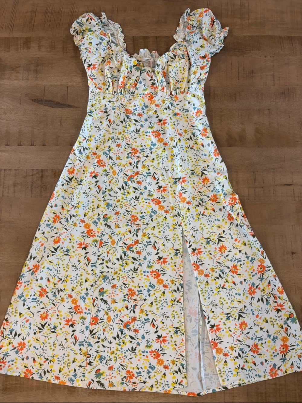 Peppermayo Side-Slit Ditsy Floral Puff Sleeve Midi Dress Size 6 NWT New Feminine
